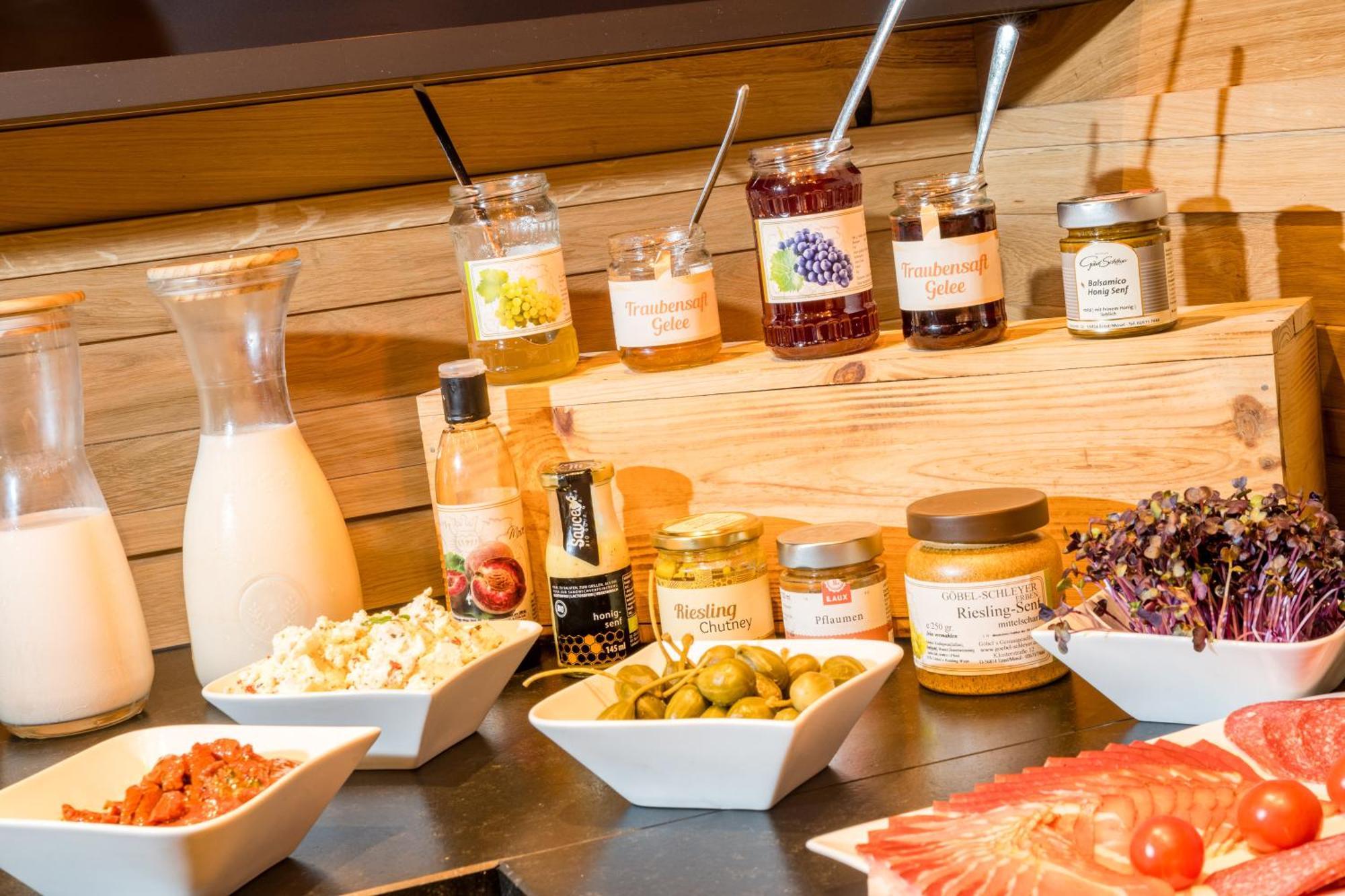 Weinhotel Sonnenschein 에른스트 외부 사진
