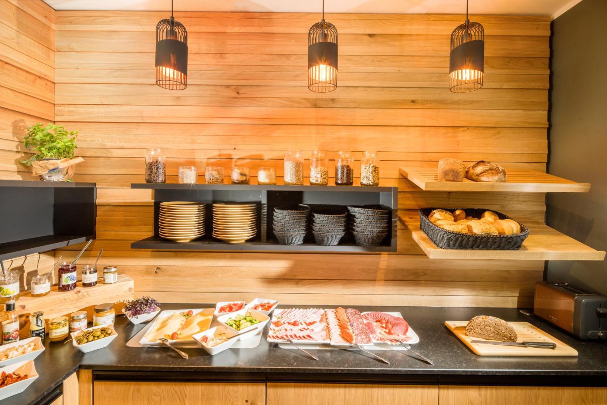 Weinhotel Sonnenschein 에른스트 외부 사진