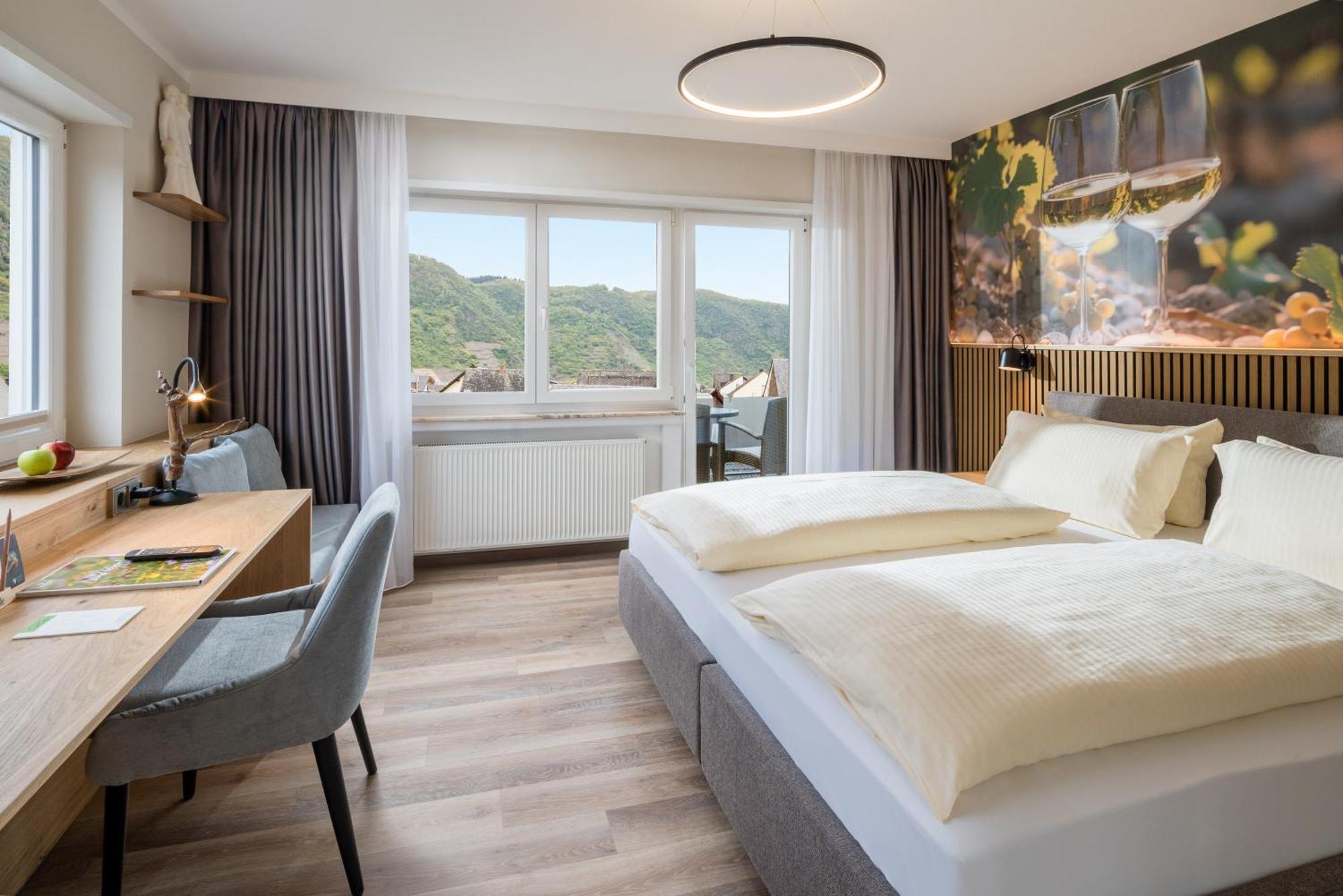 Weinhotel Sonnenschein 에른스트 외부 사진