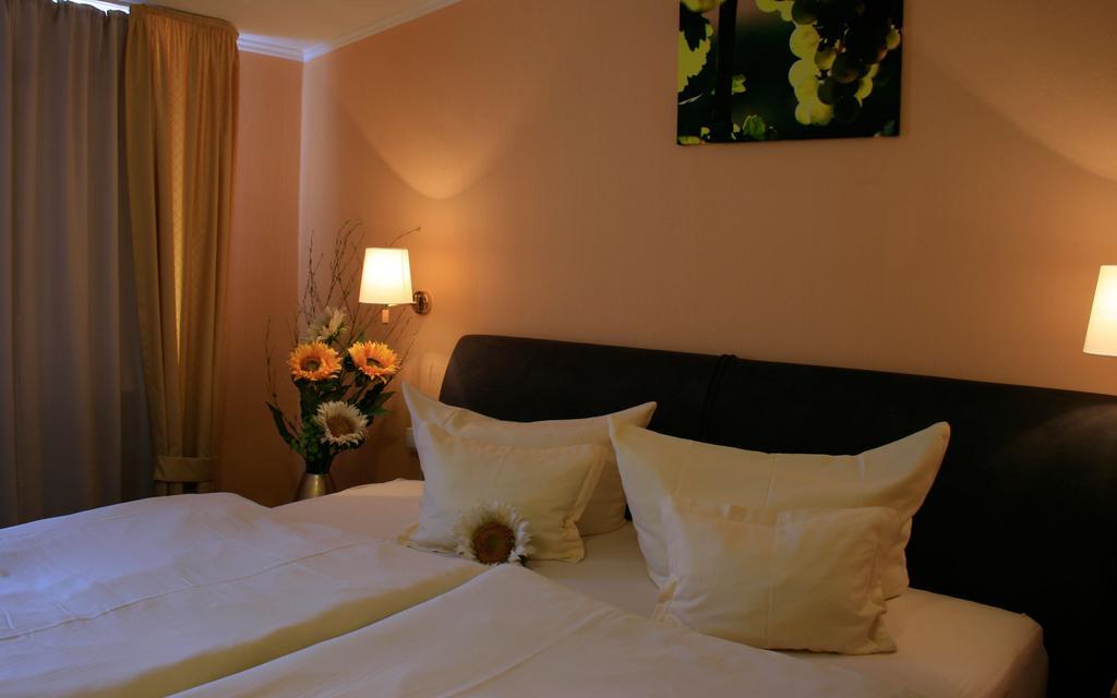 Weinhotel Sonnenschein 에른스트 객실 사진
